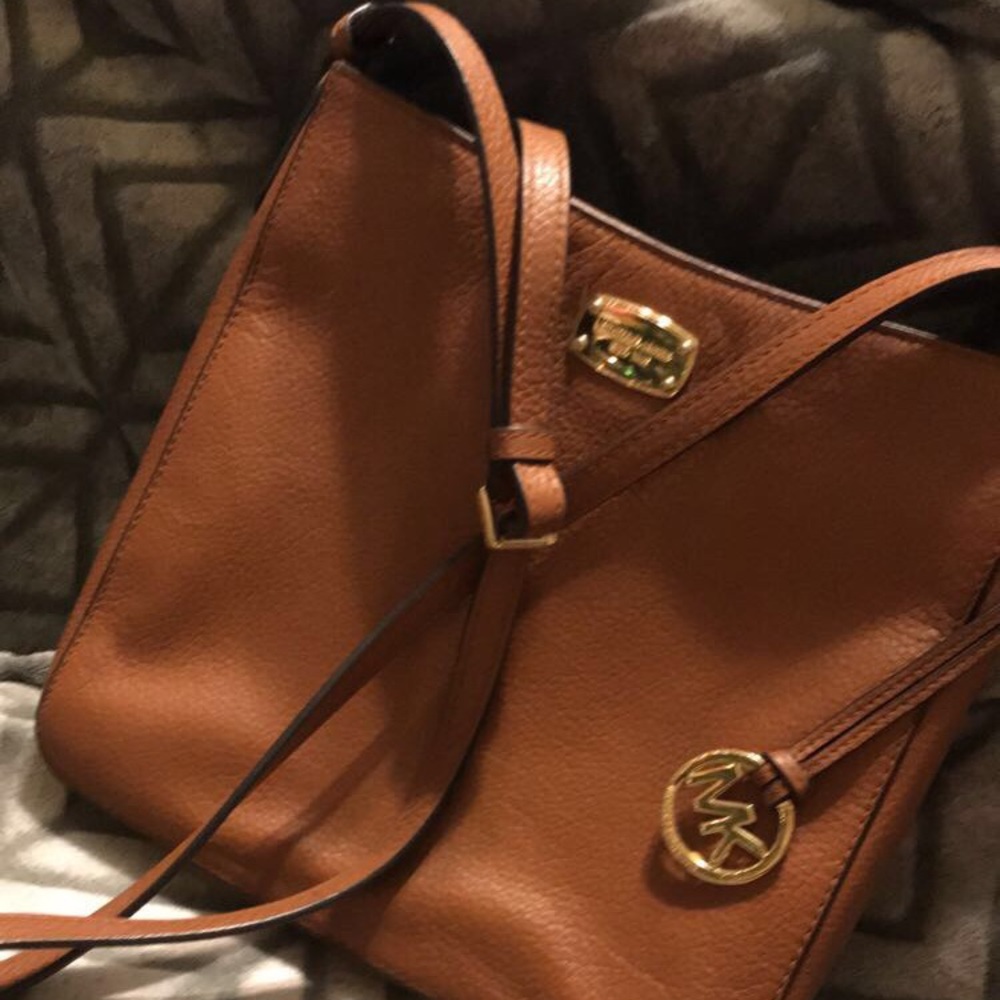 Authentic Michael kors crossbody